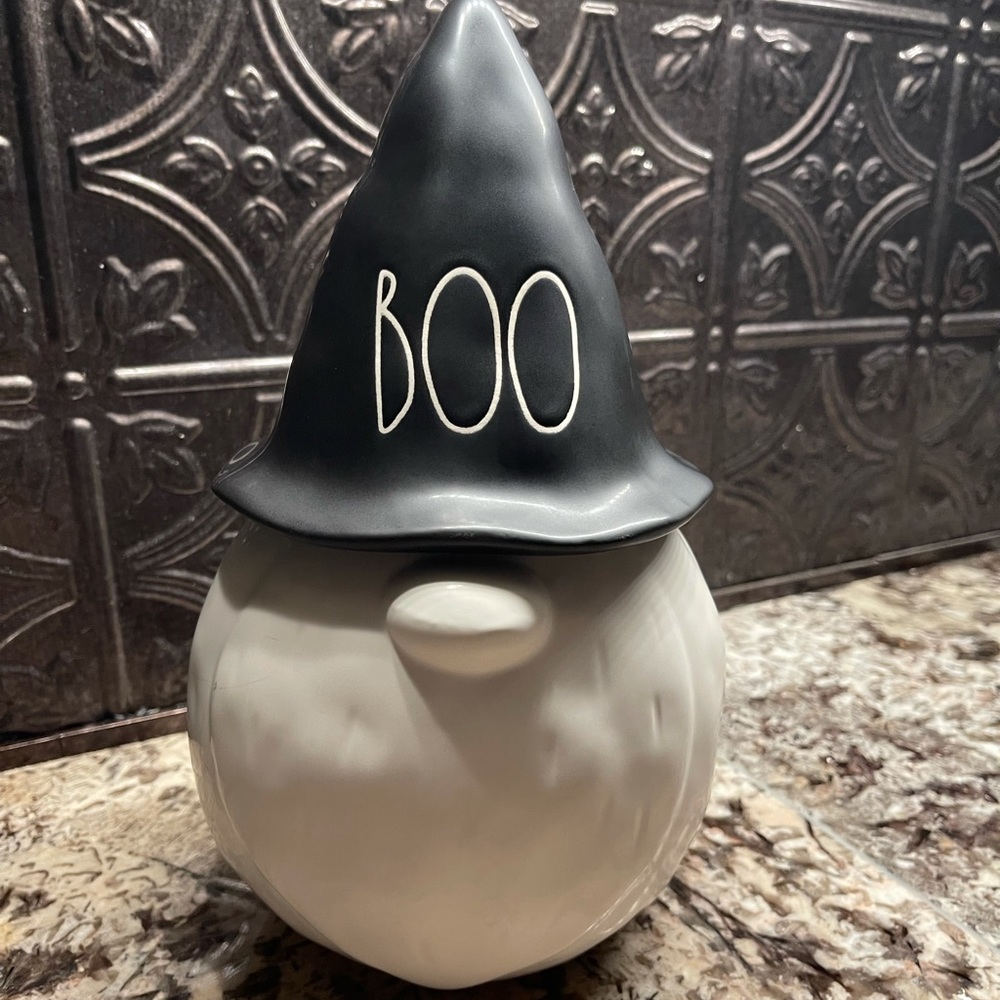 Rae Dunn boo gnome